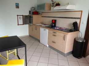 Maison confortable avec cour, proche du Château de La Bussière, idéale pour explorations. - FR-1-590-161